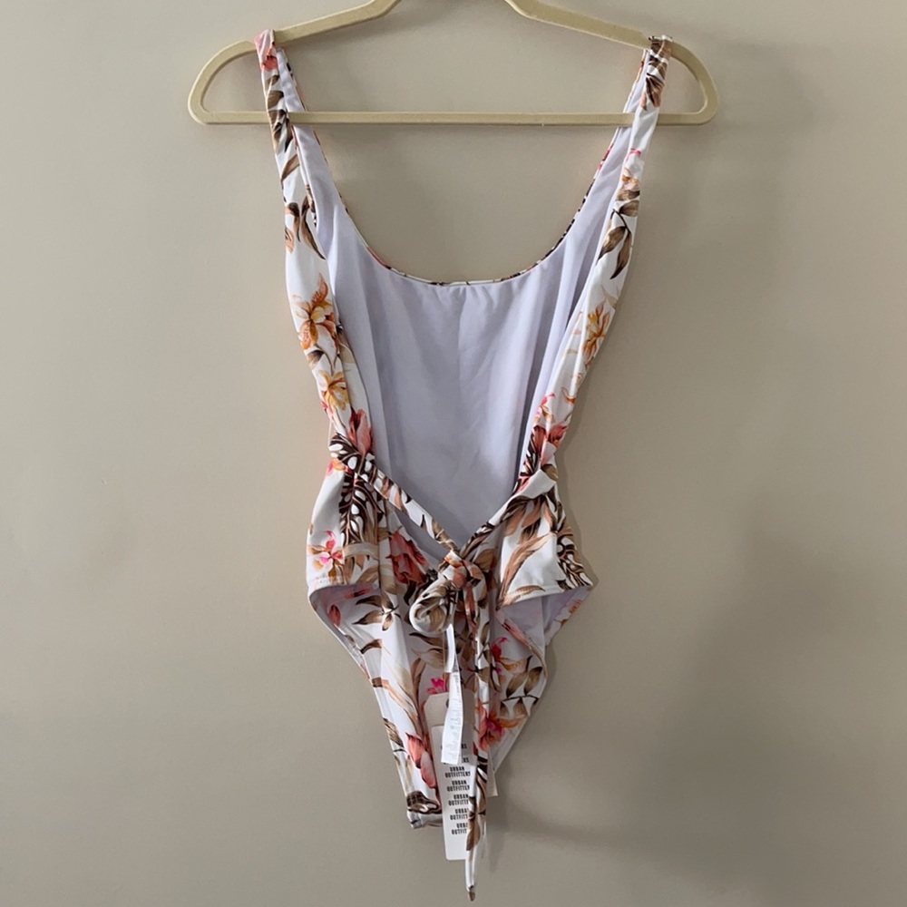 Billabong Low Back Tropical One Piece - NWT! Large - Picture 7 of 12